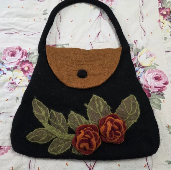 HANDMADE BOILED WOOL PURSE *RISING TIDE* - Picture 4 of 9